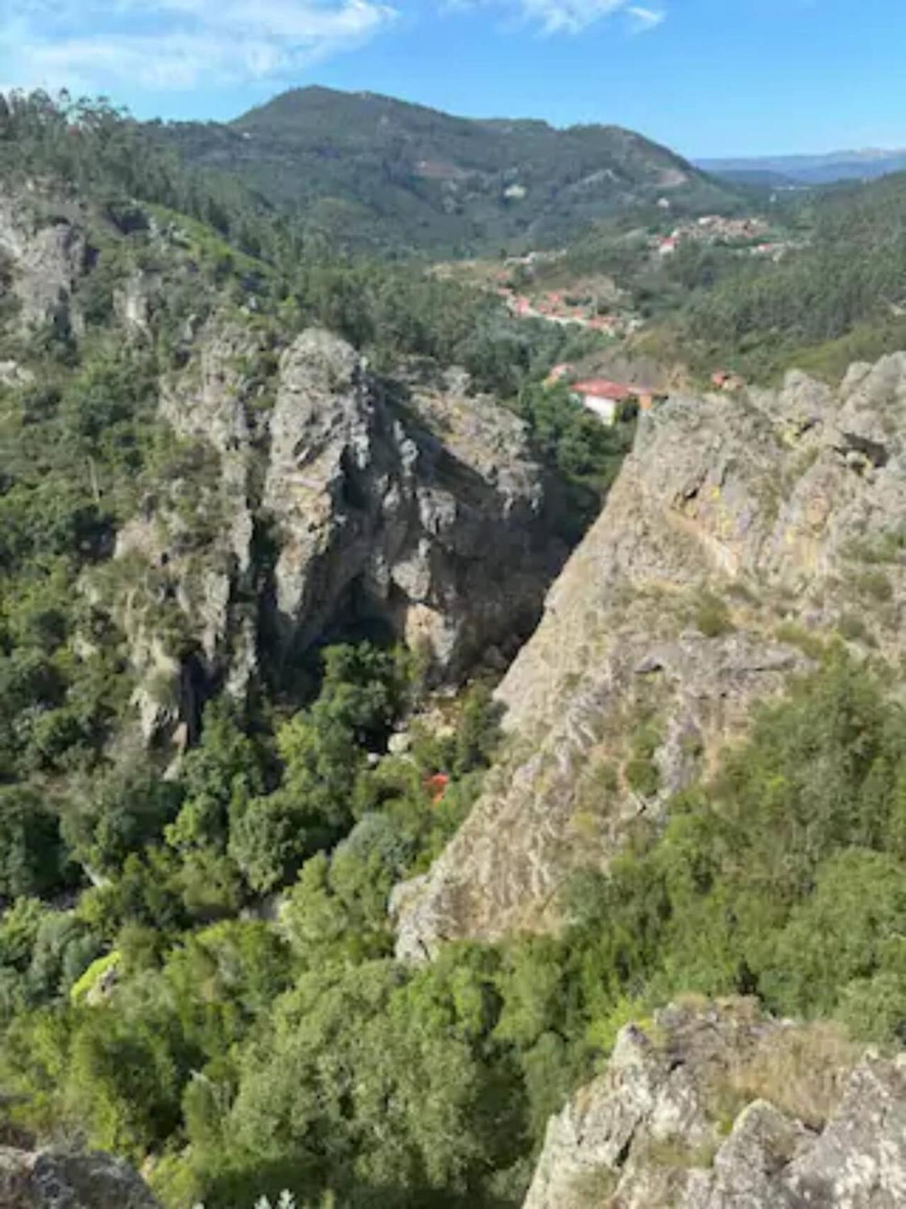 R3 - Guesthouse Travessa Da Arieira Aguda (Leiria) Luaran gambar